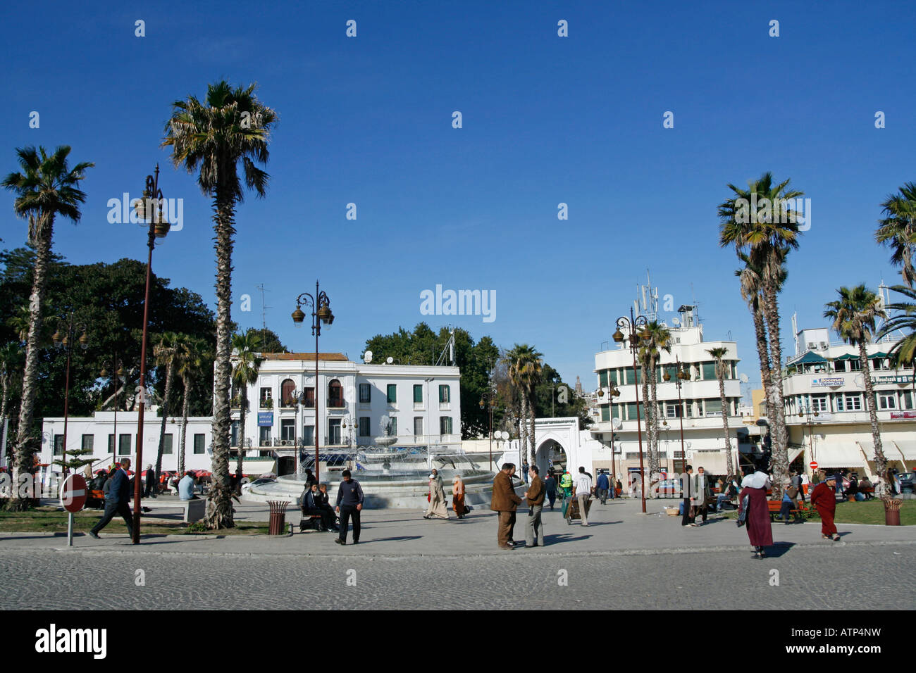 Il Gran Socco una delle piazze principali di Tangeri situato appena al di fuori della Medina Marocco Africa Foto Stock