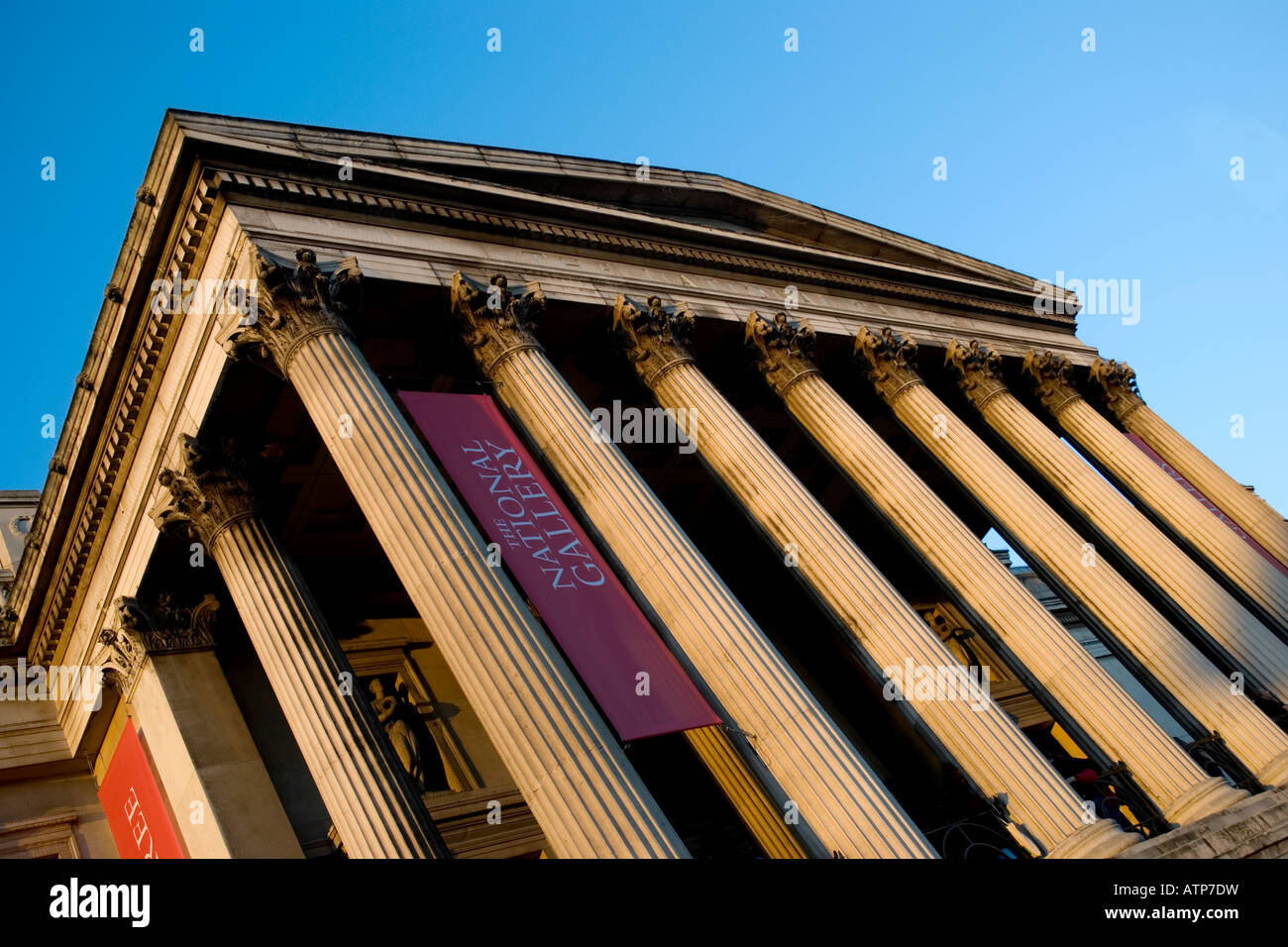 La National Gallery in Trafalgar Square, London, Regno Unito Foto Stock