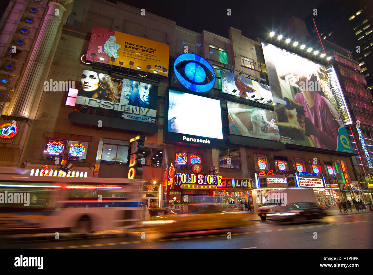 42Nd Street, Times Square, New York Stati Uniti d'America di notte Foto Stock