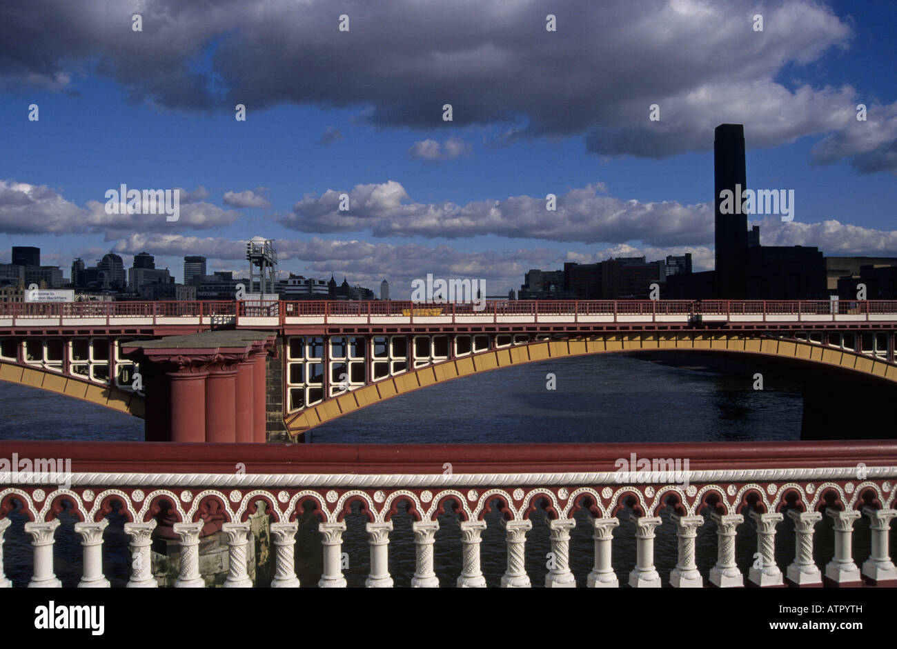 Londra / Blackfriars bridge Foto Stock