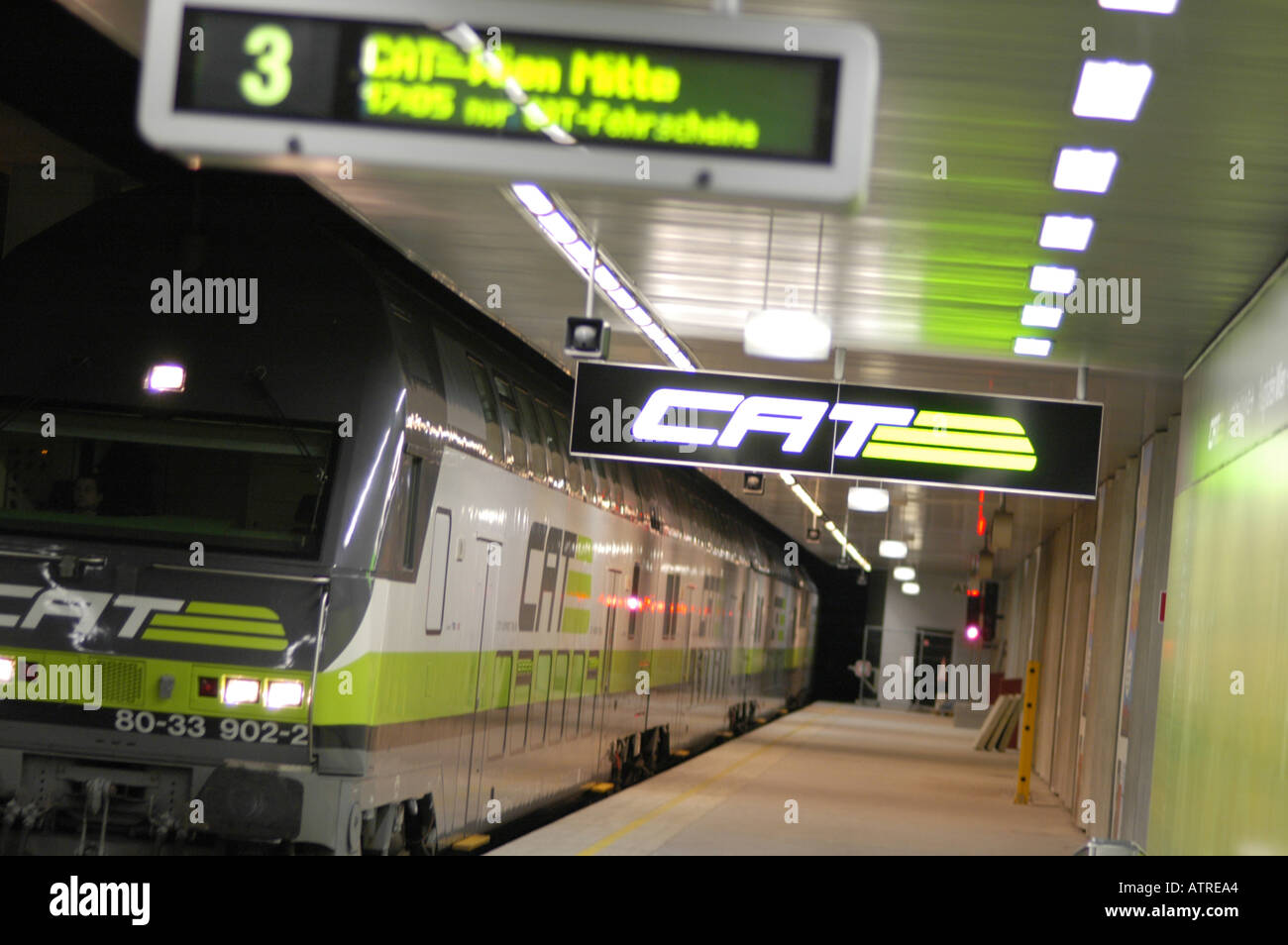 Vienna, treno City Airport, CAT, scheda di pianificazione, arrivando in treno Foto Stock