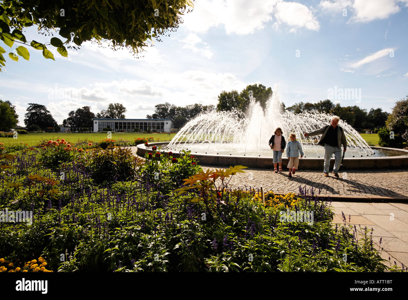 Erfurt, EGA-Park, Brunnen auf der großen Wiese Foto Stock