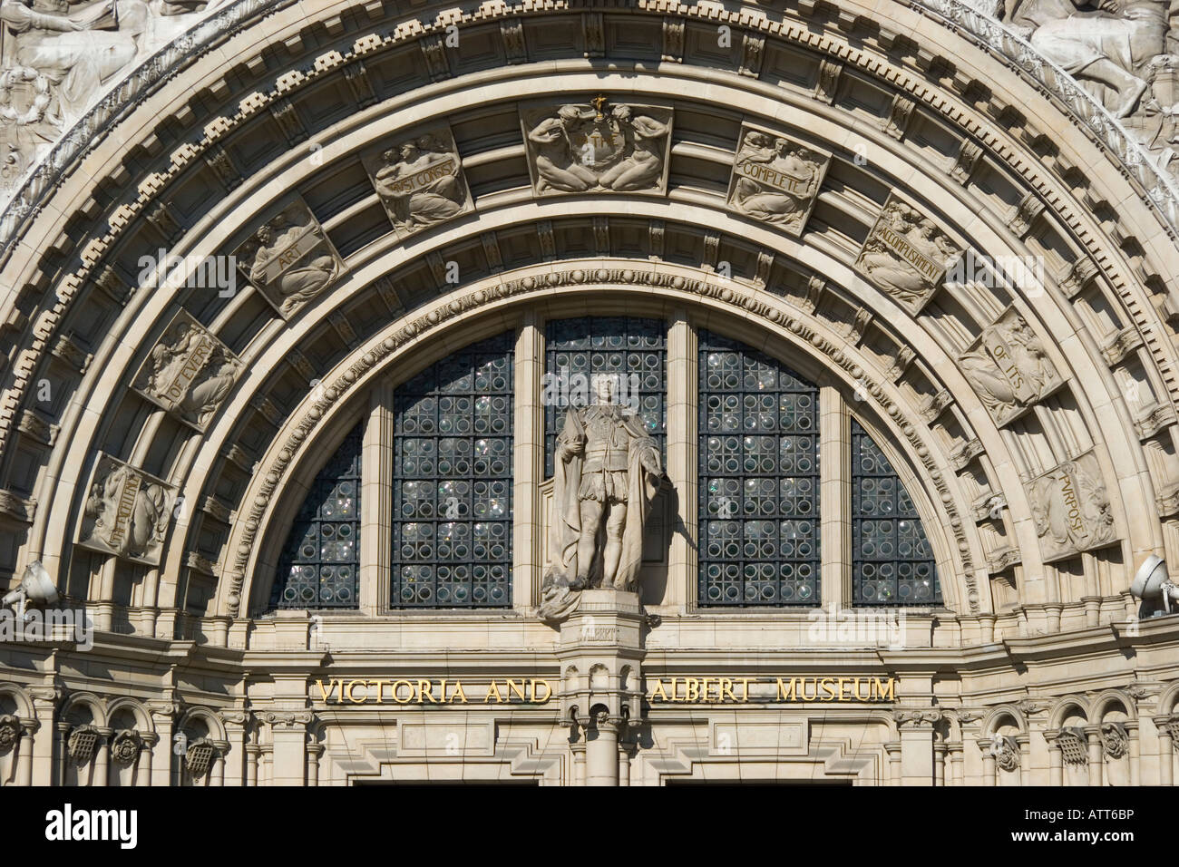 Ingresso al Victoria and Albert Museum di Londra, Regno Unito Foto Stock