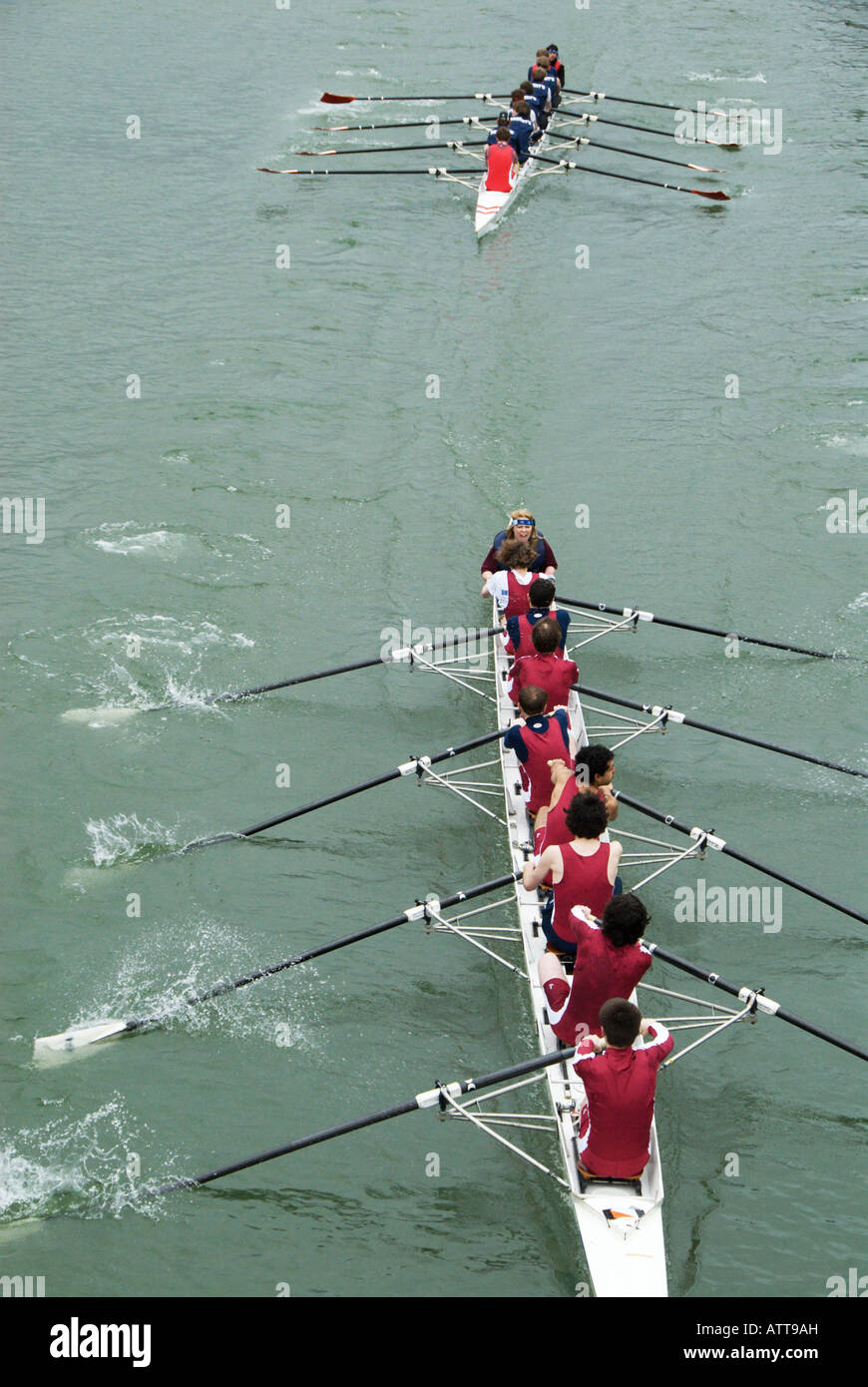 2008 Torpids urti canottaggio gara mens barche prima iniziare al di sotto di Donnington ponte sul Tamigi Febbraio Foto Stock