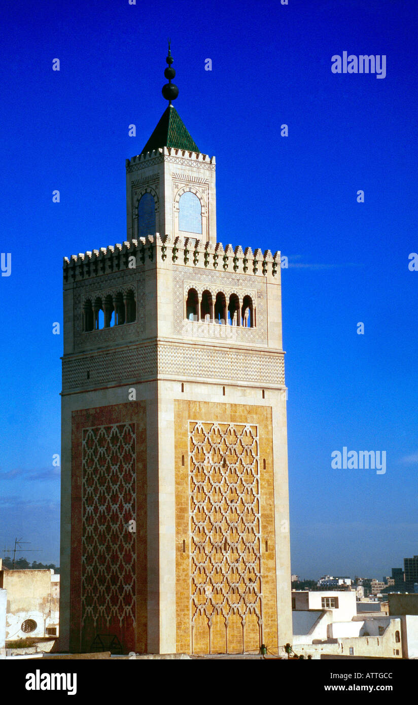 Tunisi Tunisia Grande Moschea - Il Minareto Djemma Ez Moschea Zitouna dell'Olivo Foto Stock