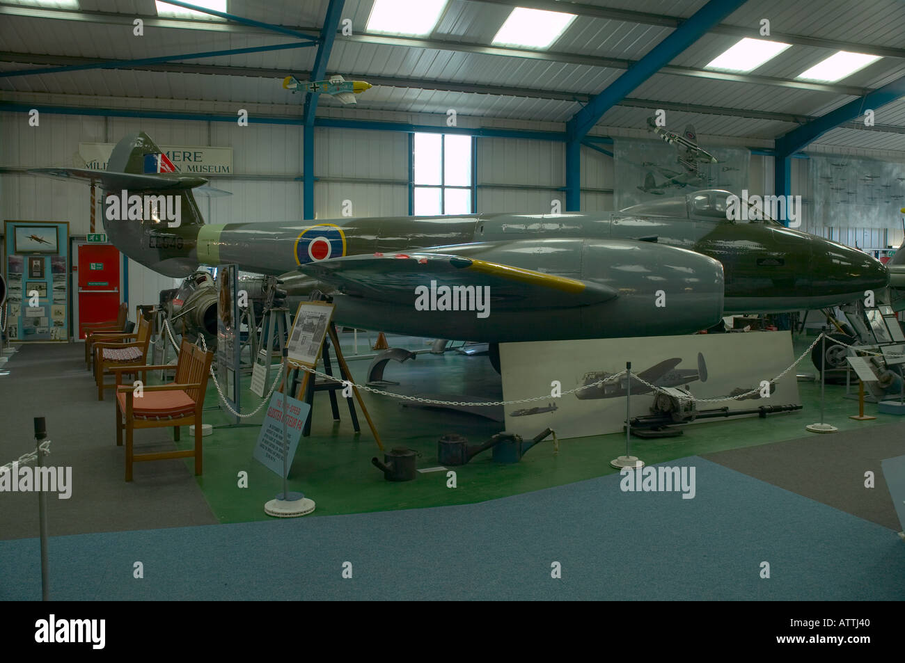 Alta velocità Gloster Meteor F4 a Tangmere Aviation Museum, Sussex, Inghilterra Foto Stock