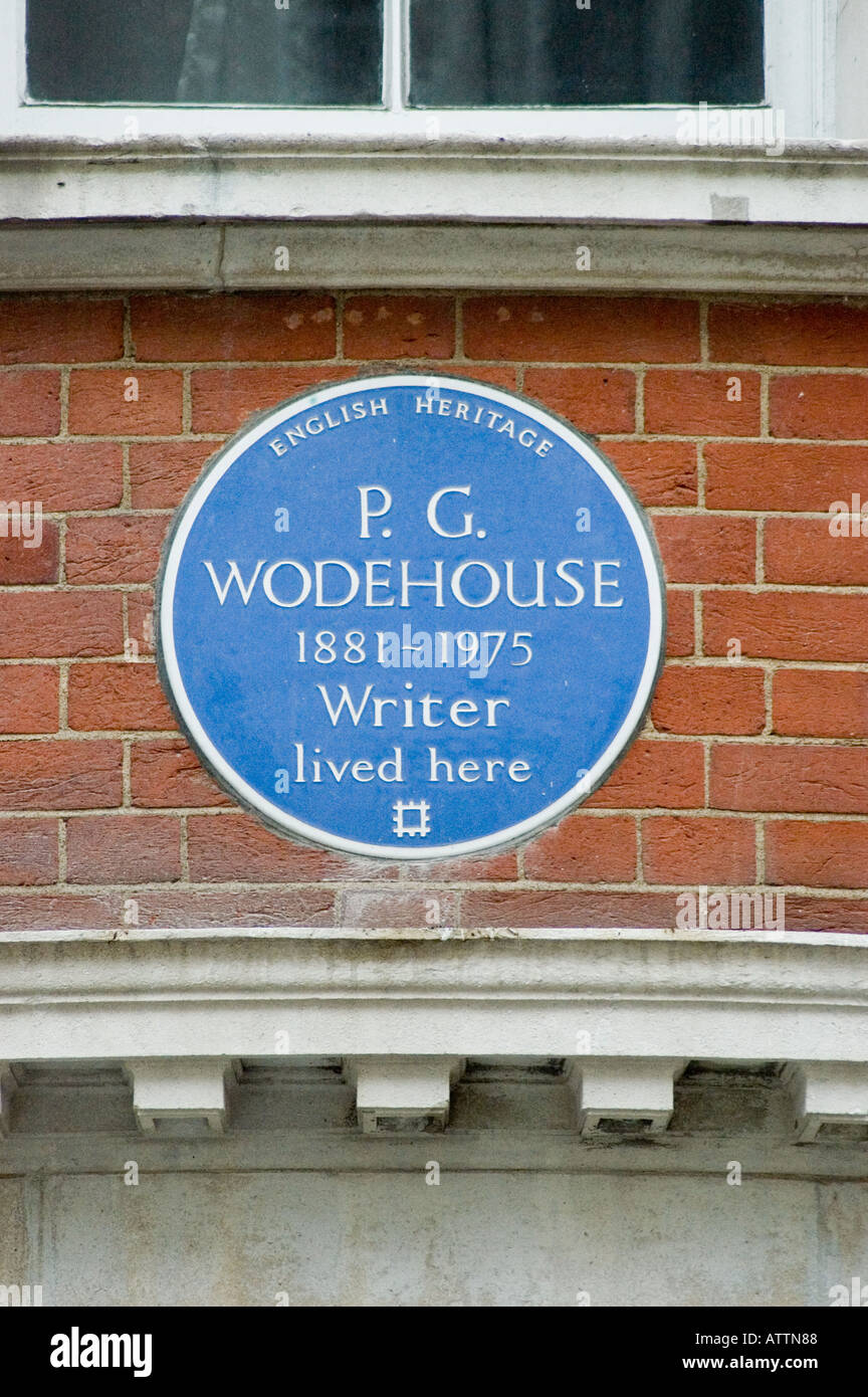 Targa blu sulla casa di Londra di P G Wodehouse autore Foto Stock