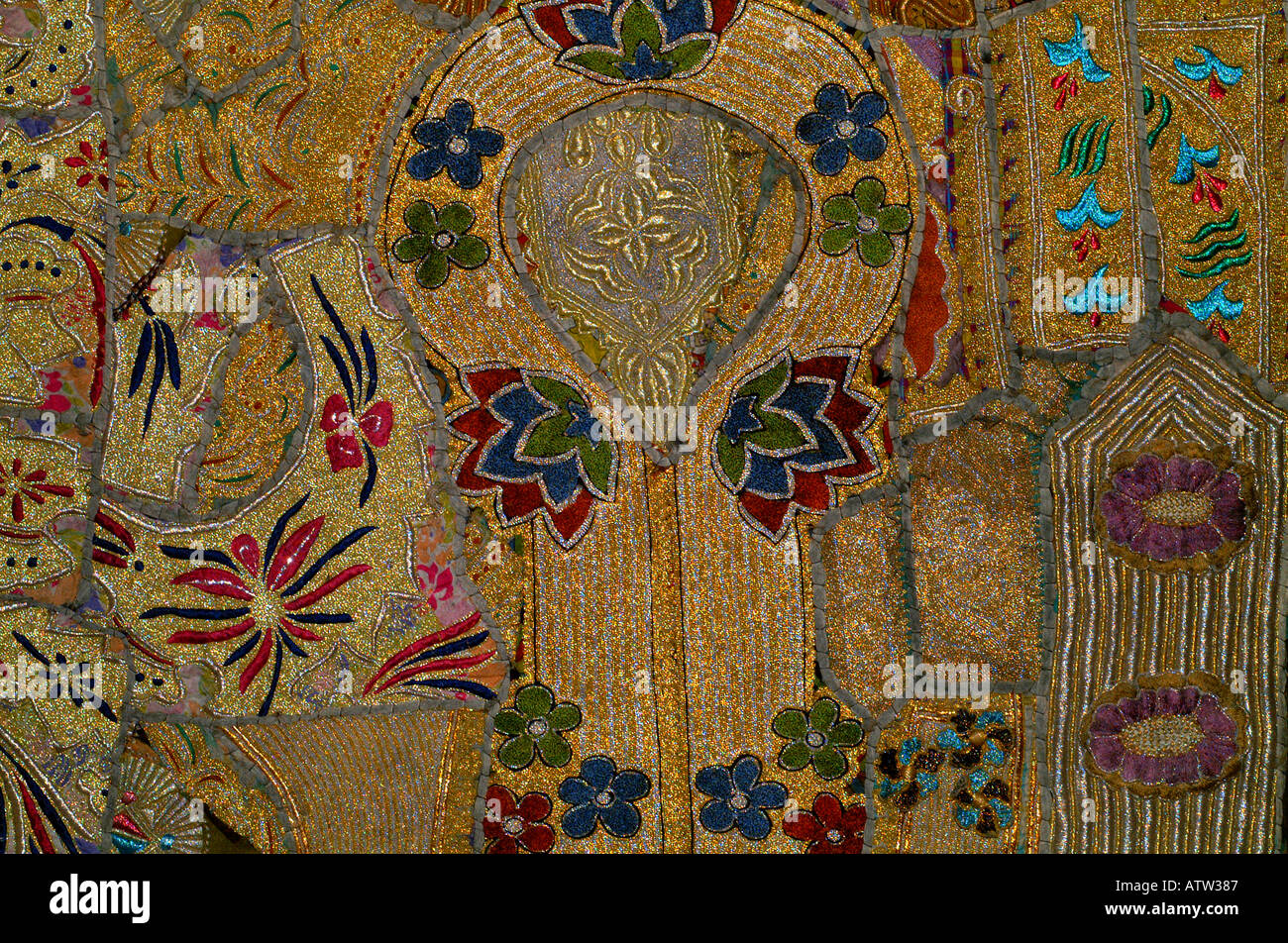 Close up oriental ricamo tessili in filo metallico Foto Stock