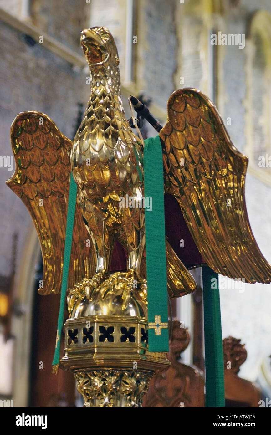 Leggio in ottone in rappresentanza di un'Aquila, in Saint Canices Cathedral città di Kilkenny, Irlanda Foto Stock
