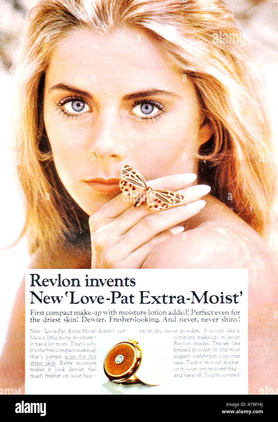 Anni sessanta Nova Magazine Ottobre 1968 Pubblicità per Love-Pat Extra-Moist compact make-up per solo uso editoriale Foto Stock