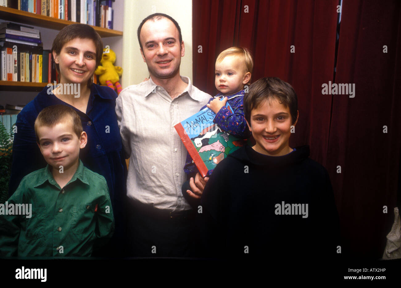 Famiglia a casa Foto Stock