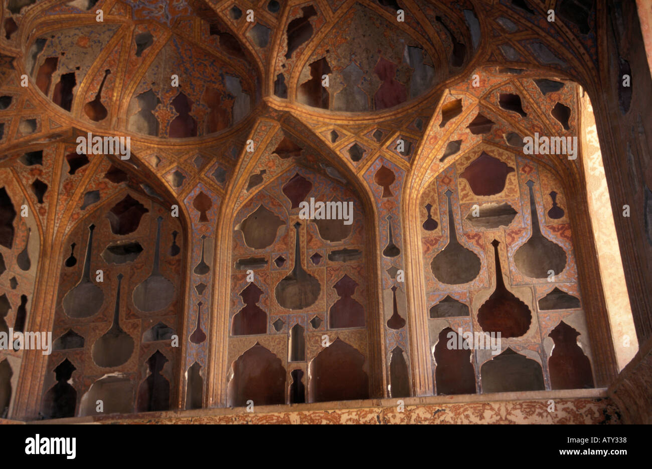 La sala dei suoni in Ali Qapu palace Imam square Isfahan, Iran Foto Stock