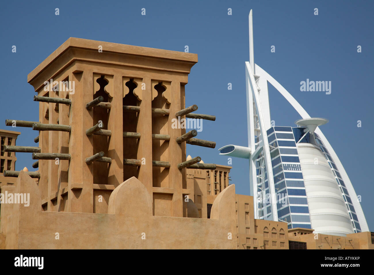 Il Burj Al Arab e Souk Madinat Jumeirah, Dubai 2 Foto Stock