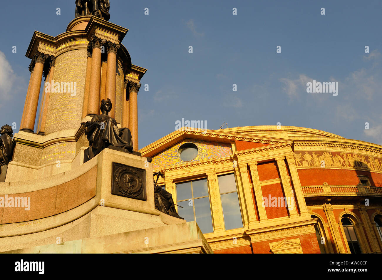 Il Royal Albert Hall si trova a Kensington Gardens London Inghilterra England Foto Stock