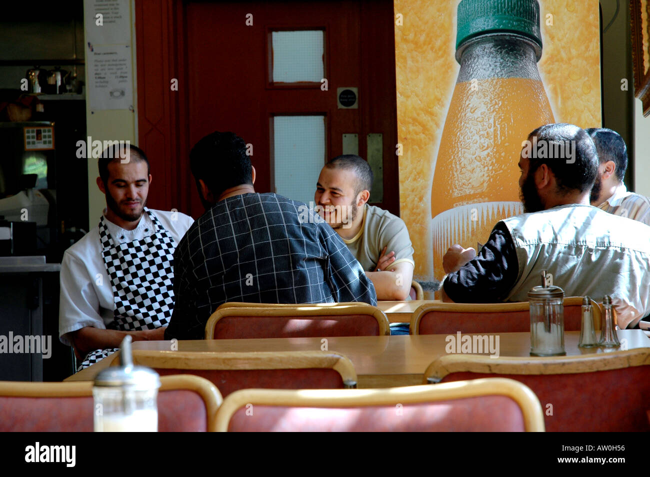 Il personale prendere una pausa a Dublino Centro Islamico Irlanda Foto Stock