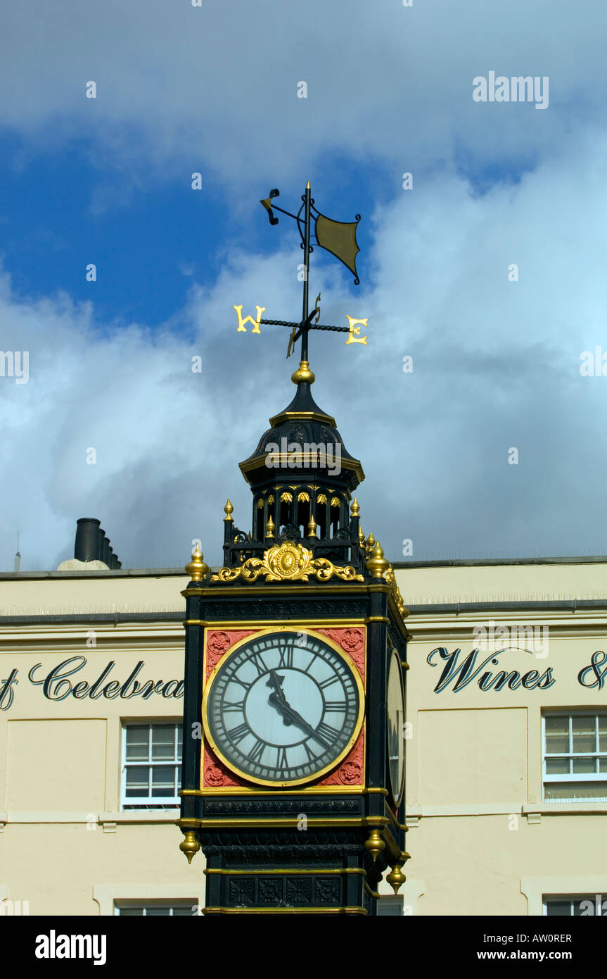 Orologio su Victoria Street SW1 London Regno Unito Europa Foto Stock