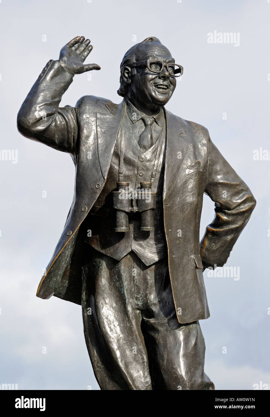 Statua di Eric Morecambe, comico, (dettaglio), di Graham Ibbeson. Morecambe, Lancashire, Inghilterra, Regno Unito, Europa. Foto Stock