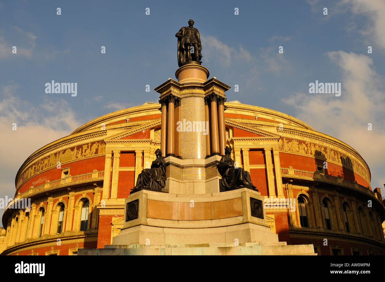 Il Royal Albert Hall si trova a Kensington Gardens London Inghilterra England Foto Stock