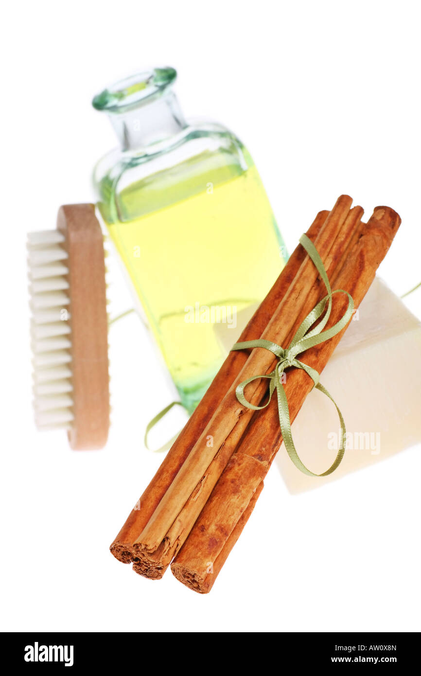 Cura di bellezza oli e sapone alla cannella Foto Stock