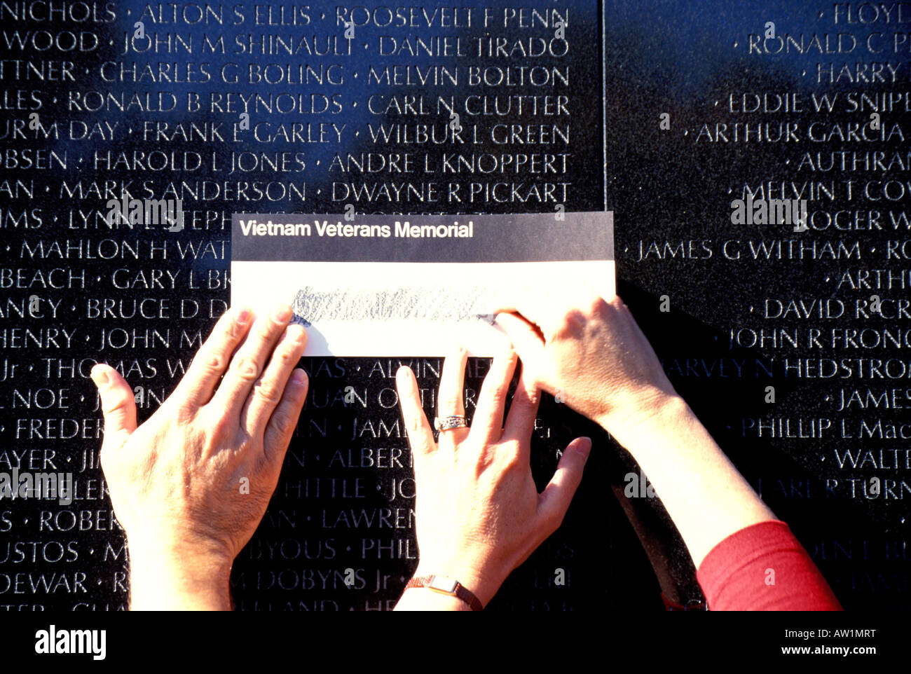 Washington DC DC DC Monumenti Guerra del Vietnam Memorial Wall Memorial sfregamenti Foto Stock