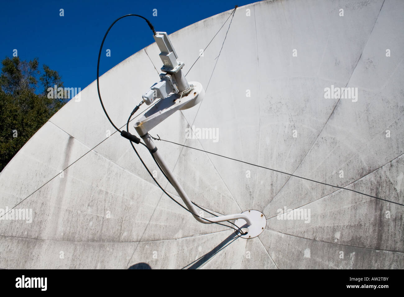 Antenna satellitare rivolti verso il cielo, Jekyll Island, GEORGIA, STATI UNITI D'AMERICA Foto Stock