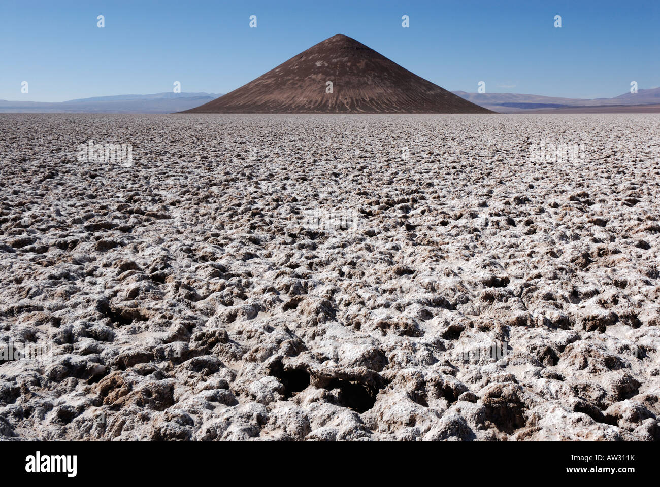 Cono de Arita, Salar de Arizaro, Tolar Grande, Provincia di Salta Argentina, Sud America Foto Stock