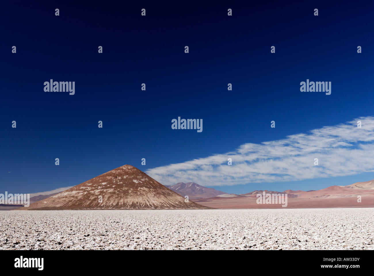 Cono de Arita, Salar de Arizaro, Tolar Grande, Provincia di Salta Argentina, Sud America Foto Stock