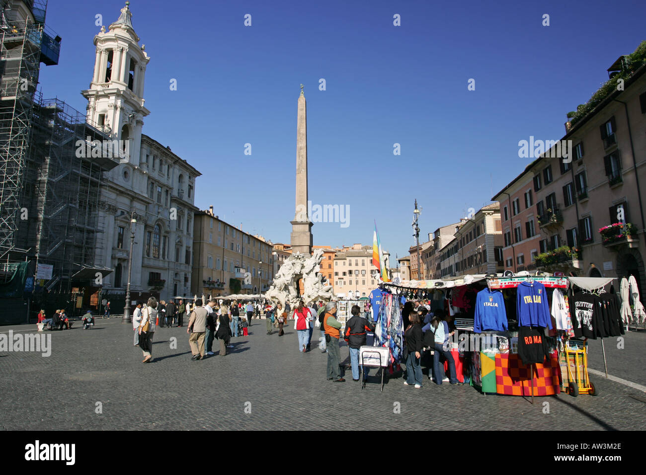 Souvenir turistici bancarelle vendono replica calcio italiano maglie,  Piazza Navona Roma Italia turistica europea attrazione di destinazione Foto  stock - Alamy