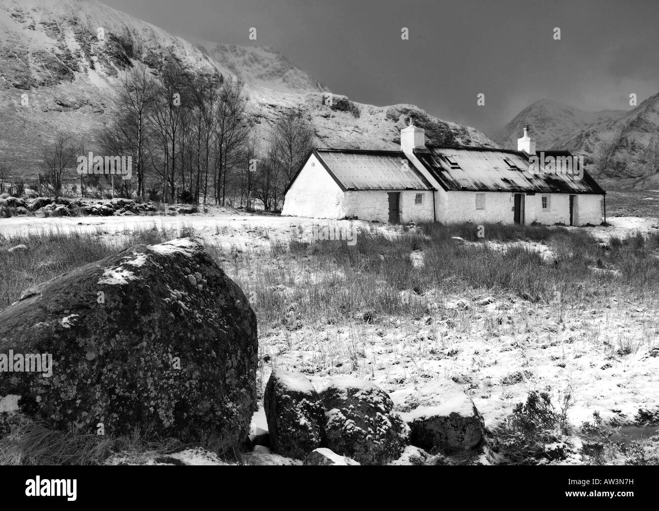 Black Rock Cottage in inverno, Glencoe, Scotland, Regno Unito Foto Stock