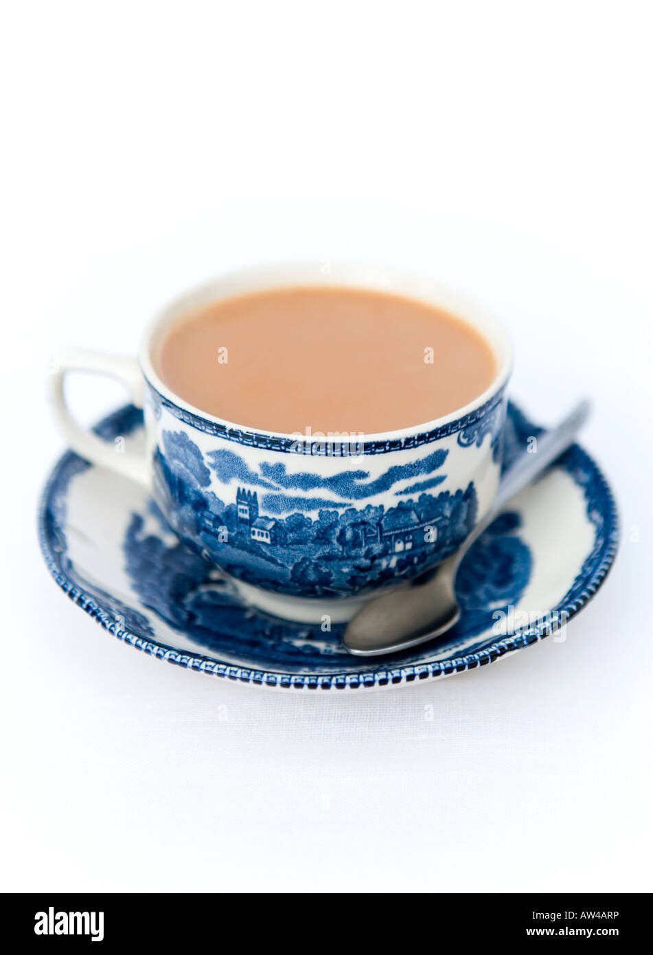 VIntage bianco e blu Cina tazza da caffè con piattino Foto Stock