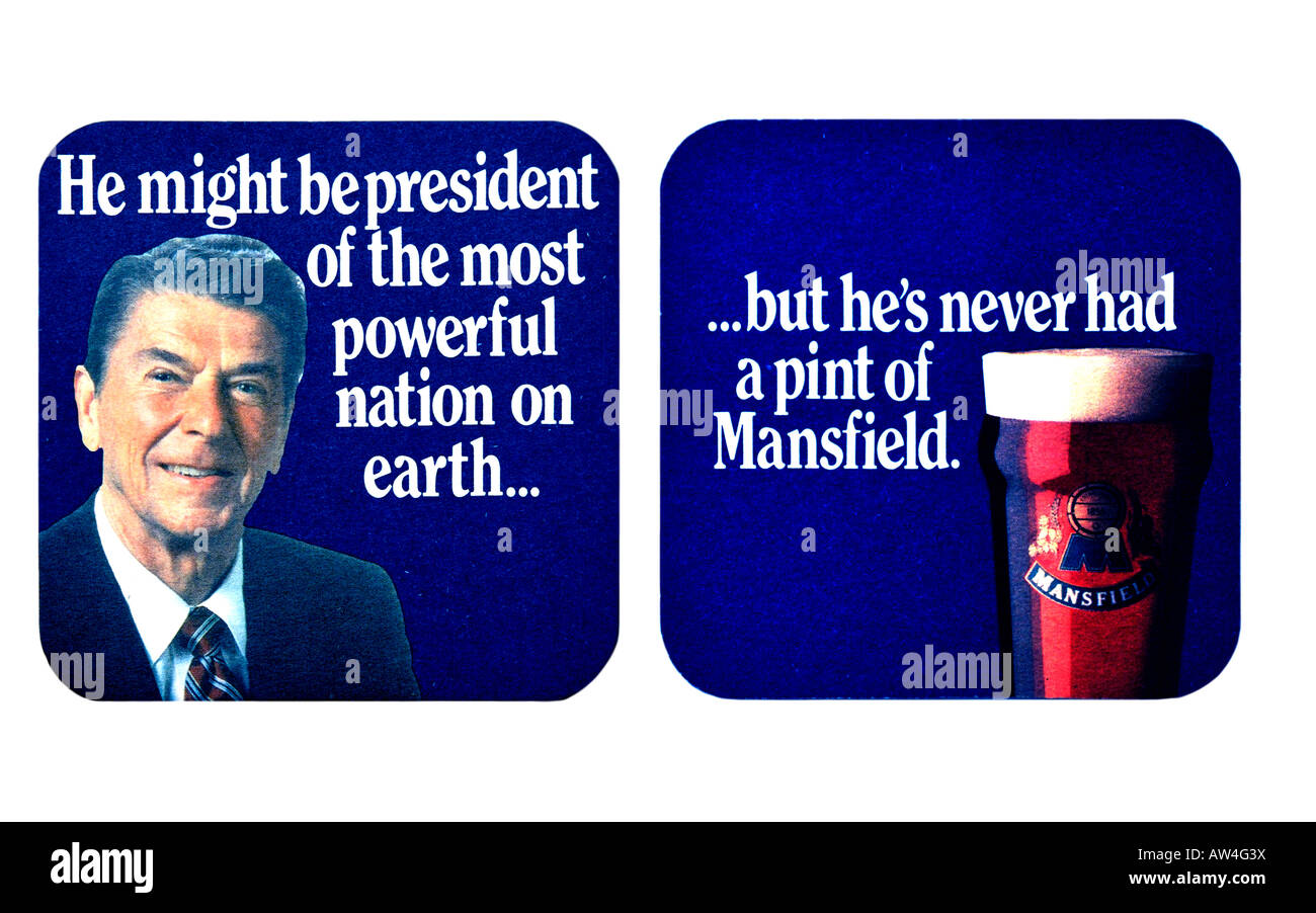 Negli anni ottanta il tappetino di birra Mansfield birra amaro con il presidente americano Ronald Reagan per solo uso editoriale Foto Stock