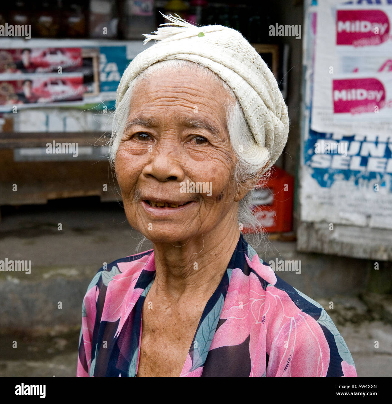 Vecchia donna balinese Ubud Bali Indonesia Foto Stock