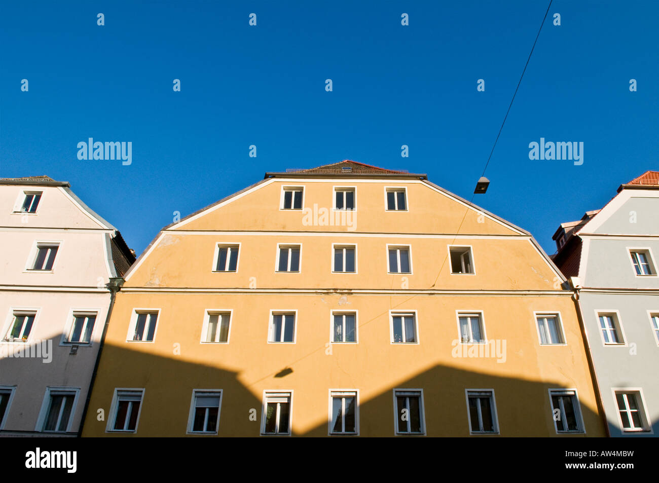 Colorata architettura bavarese, Regensburg, Germania Foto Stock