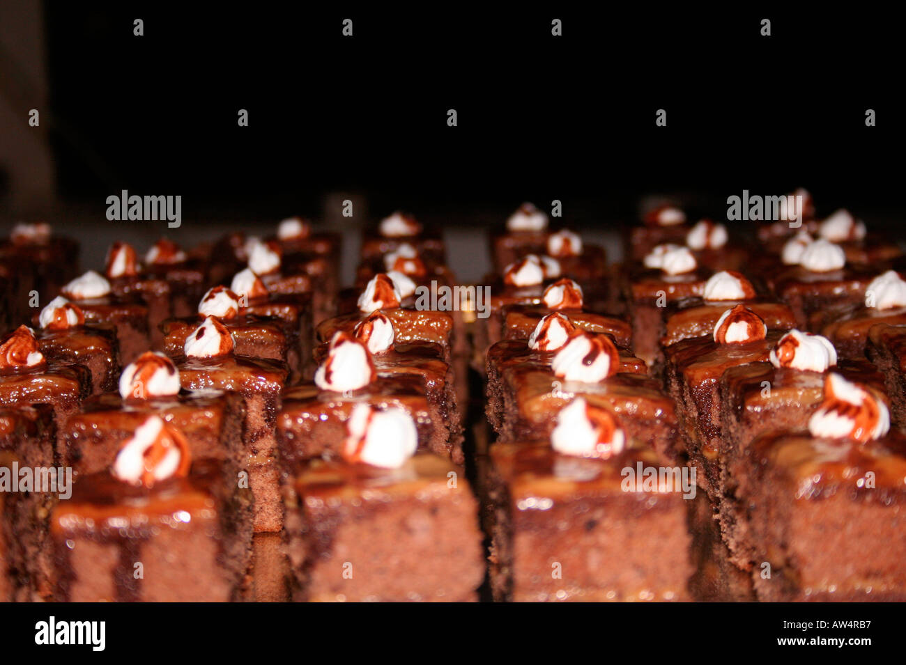 Gruppo di gustosa torta al cioccolato di pezzi Foto Stock