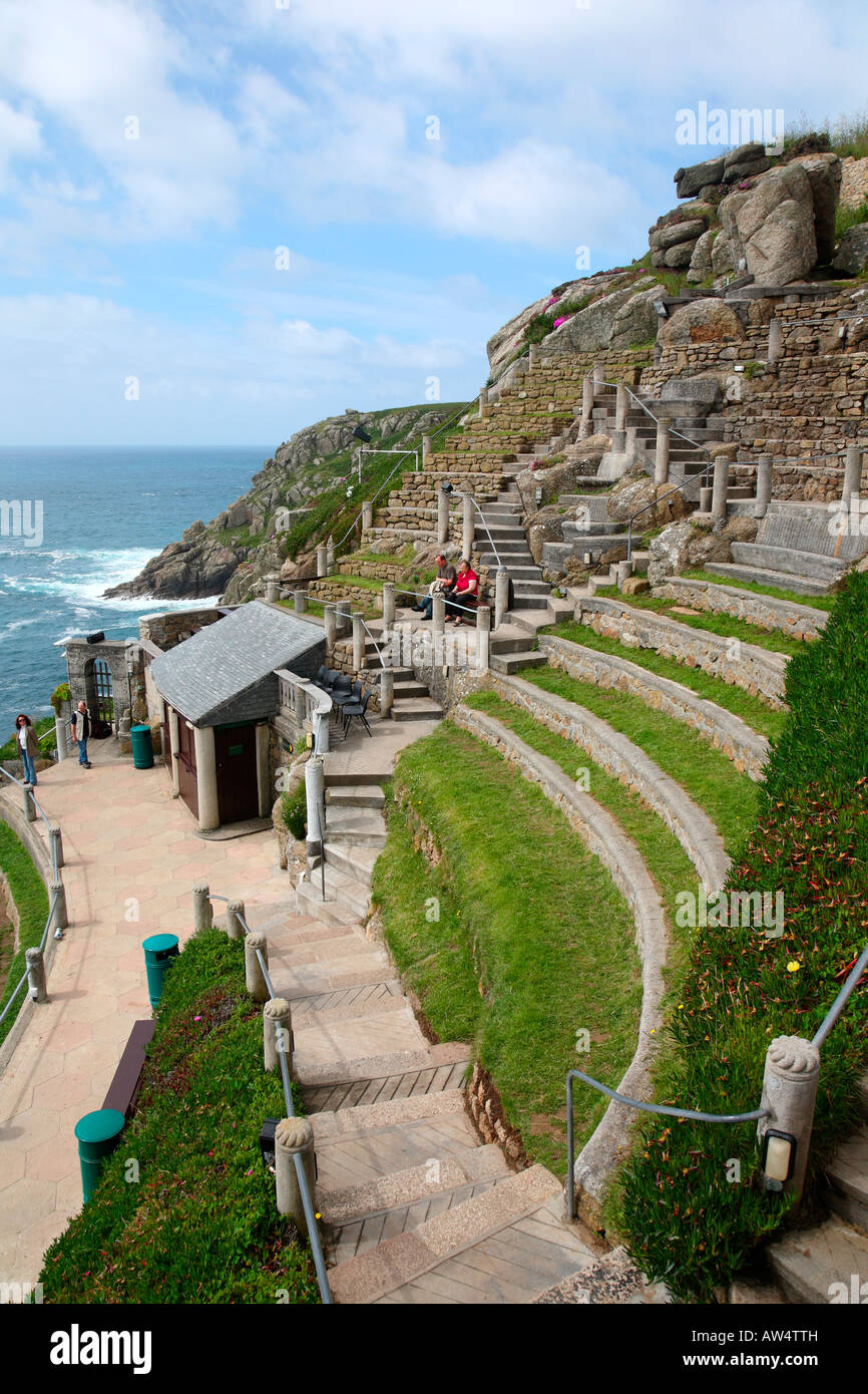 Il Minack teatro all aperto ad alta sulle scogliere di Porthcurno, Cornwall Regno Unito Foto Stock