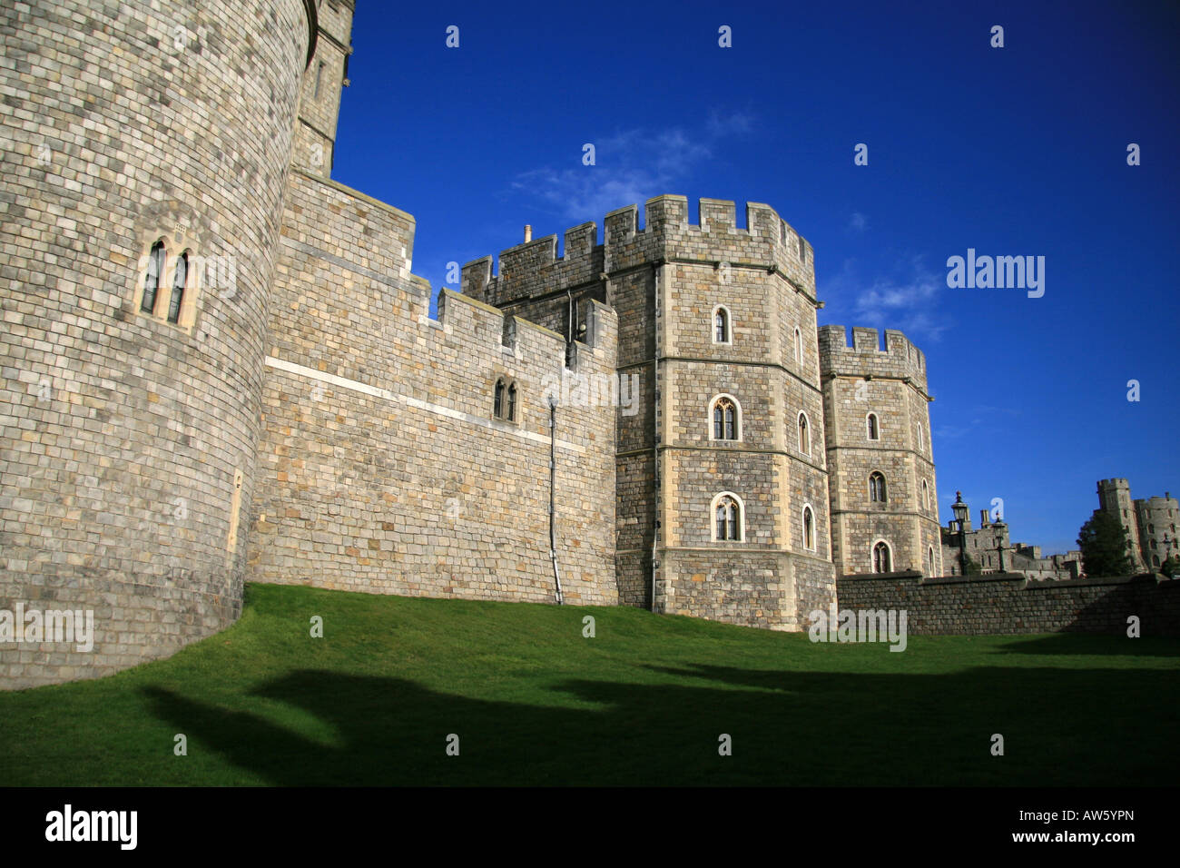Coprifuoco Tower & Enrico III Gateway, il Castello di Windsor visto dalla collina del castello. Foto Stock