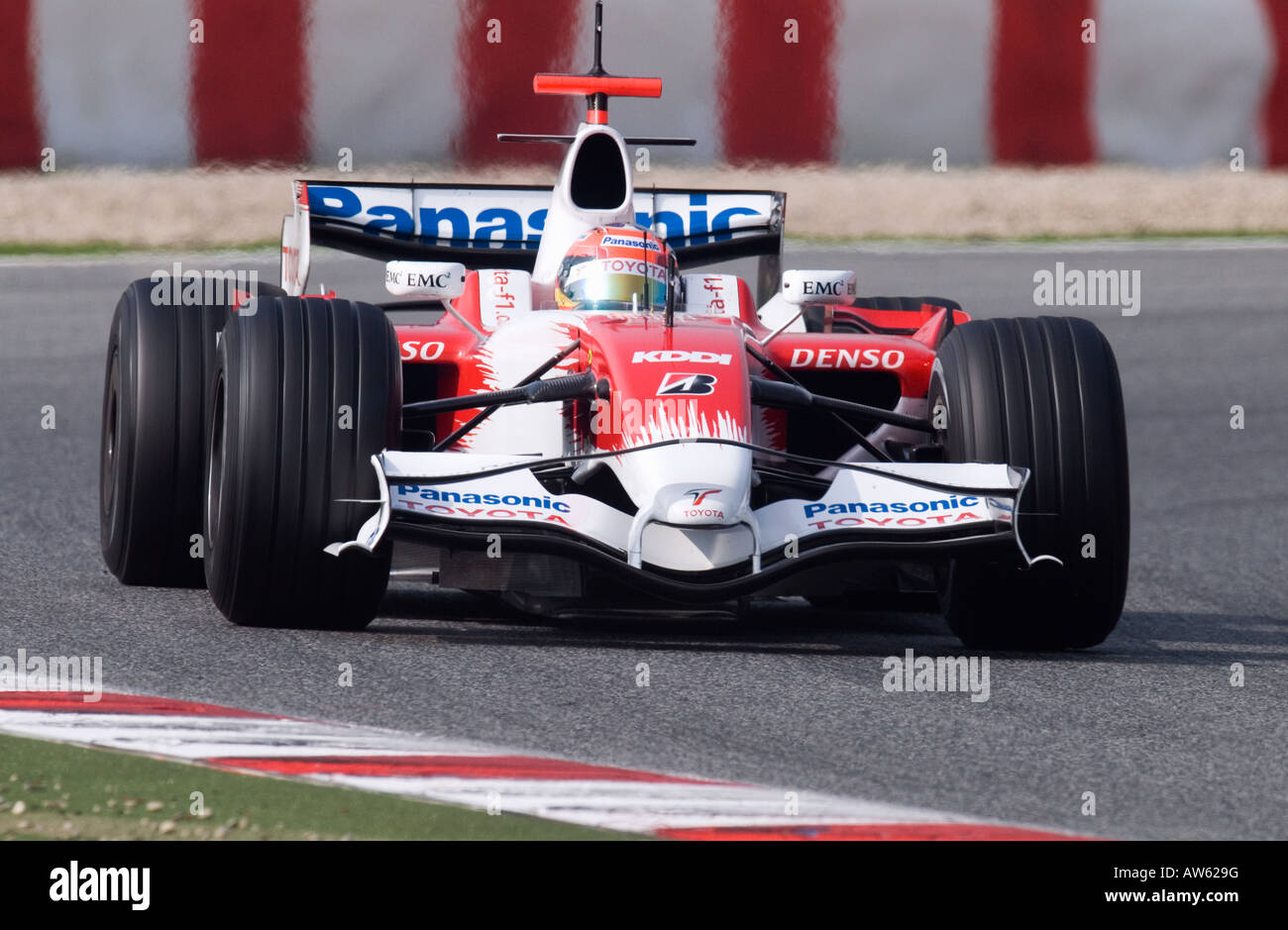 Timo Glock GER Toyota TF108 racecar durante la Formula 1 sessioni di prove sul Circuito de Catalunya Foto Stock