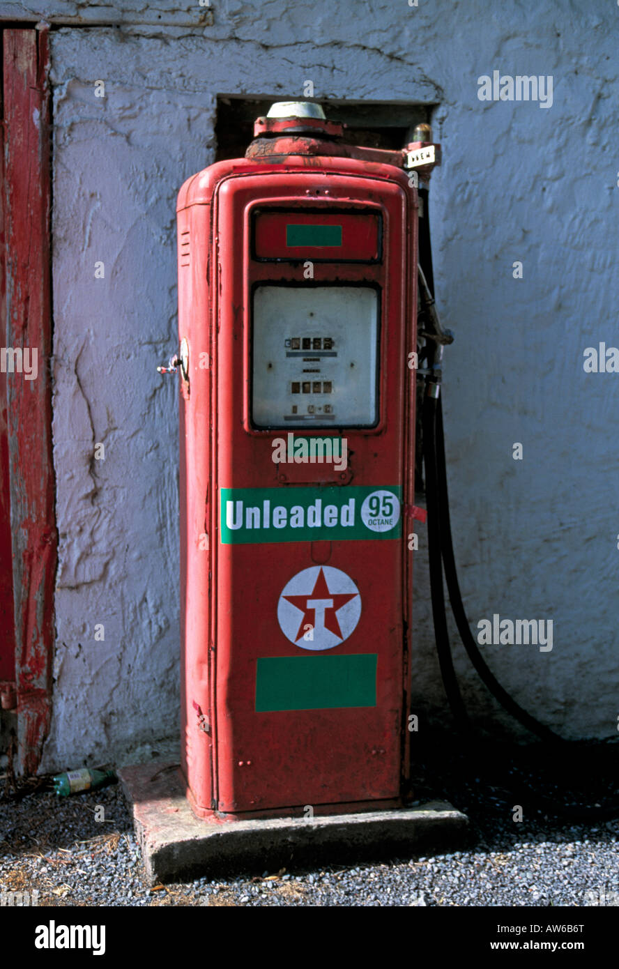 Irish villaggio rurale della pompa benzina, Foto Stock