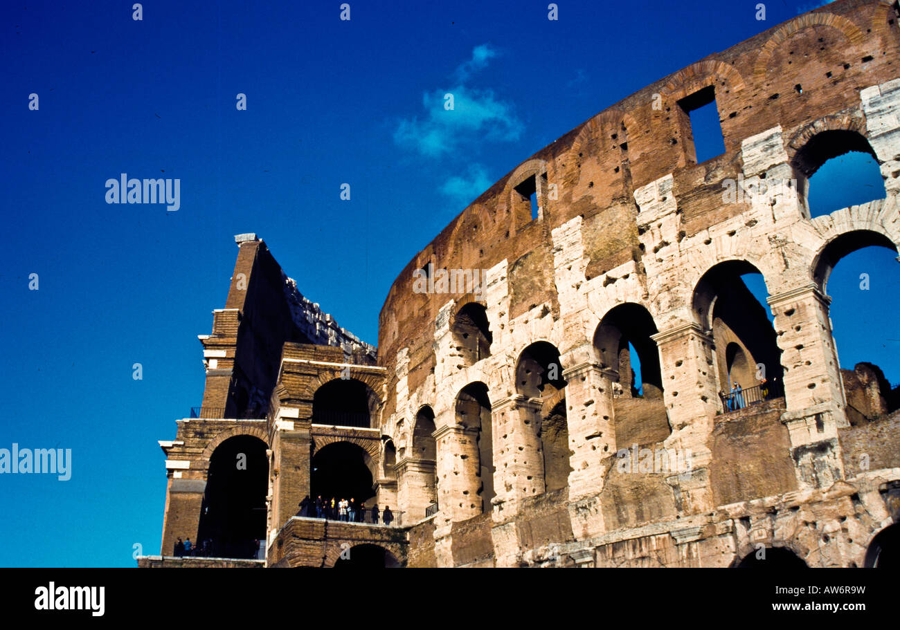 Il Colosseo, Roma, Italia, completato nel 80 d.c. Foto Stock