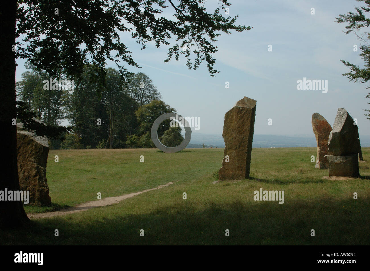 Vista del parco della scultura a Heaven's Gate, Longleat estate, WILTSHIRE REGNO UNITO Foto Stock
