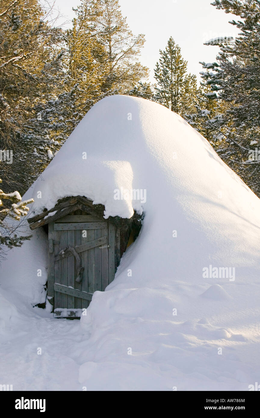 Un tradizionale Lapponia turf hut vicino casa Saarisleka nord della Finlandia Foto Stock
