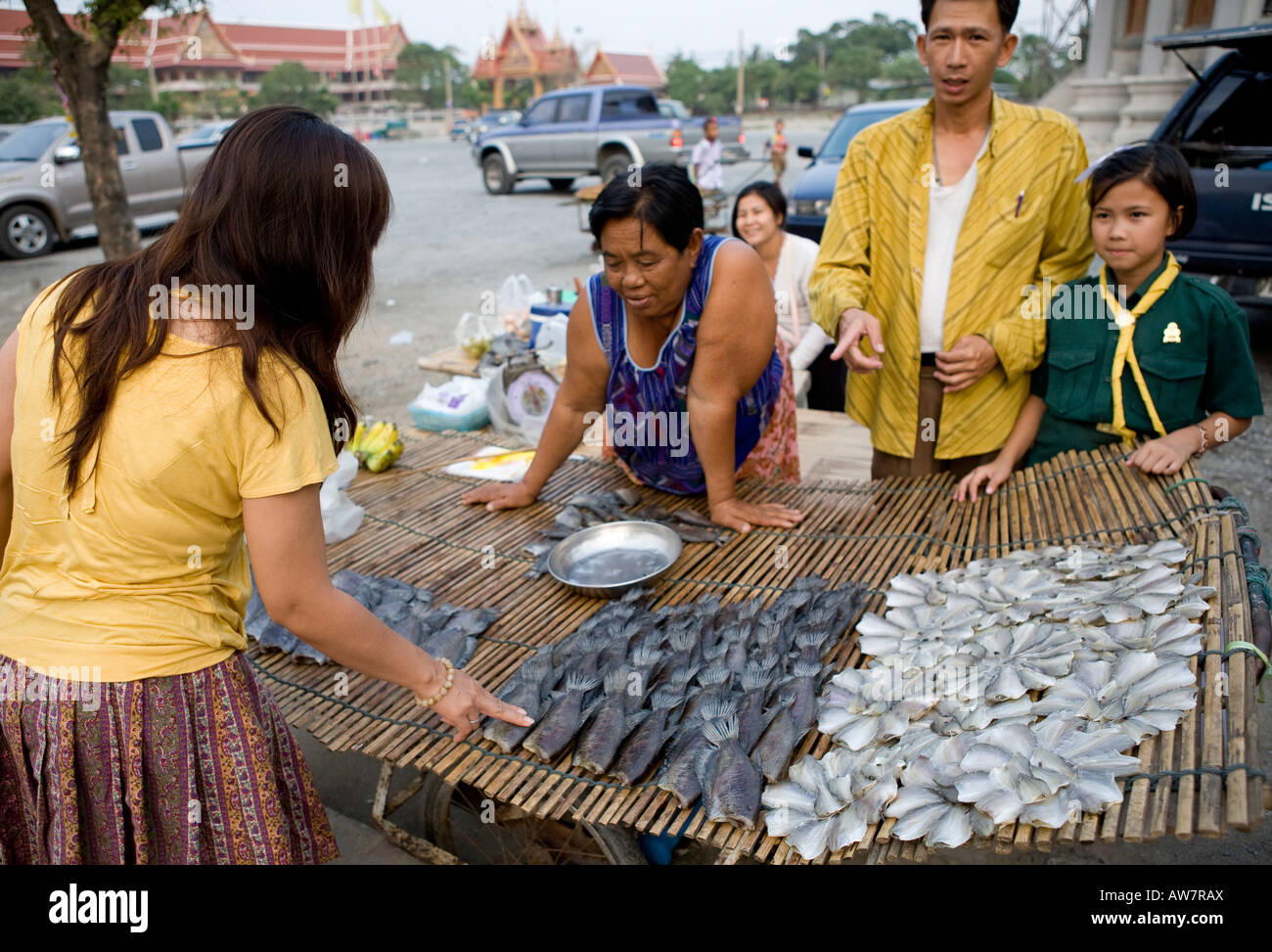 Pesce di stallo stallo in una strada di Bangkok in Thailandia del mercato del sud-est asiatico Foto Stock