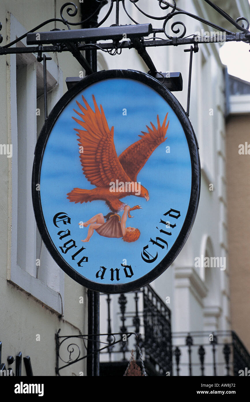 Segno per l'aquila e il Bambino public house in Saint Giles, Oxford, Inghilterra. Foto Stock