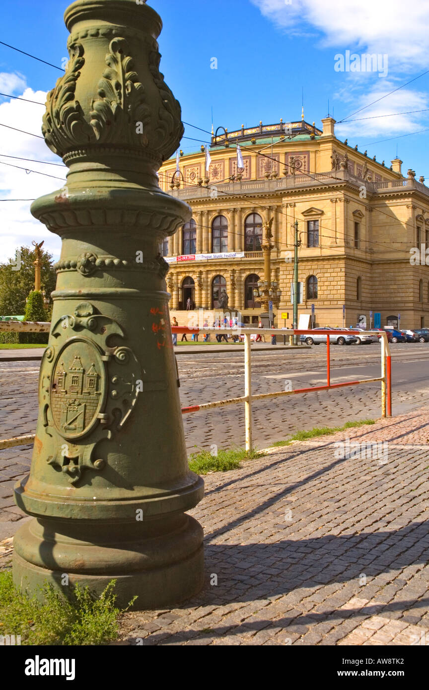 Rudolfinum la casa degli artisti progettato da Josef Zitek e Josef Schulz in Josefov il quartiere ebraico di Praga UE Foto Stock