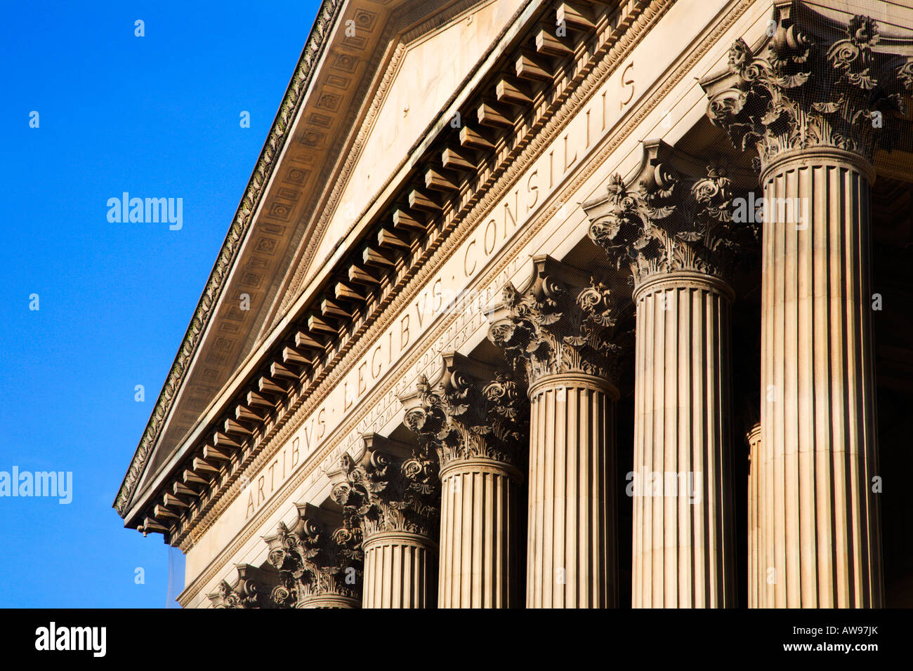 Colonne corinzie presso il St Georges Hall Liverpool Merseyside England Foto Stock