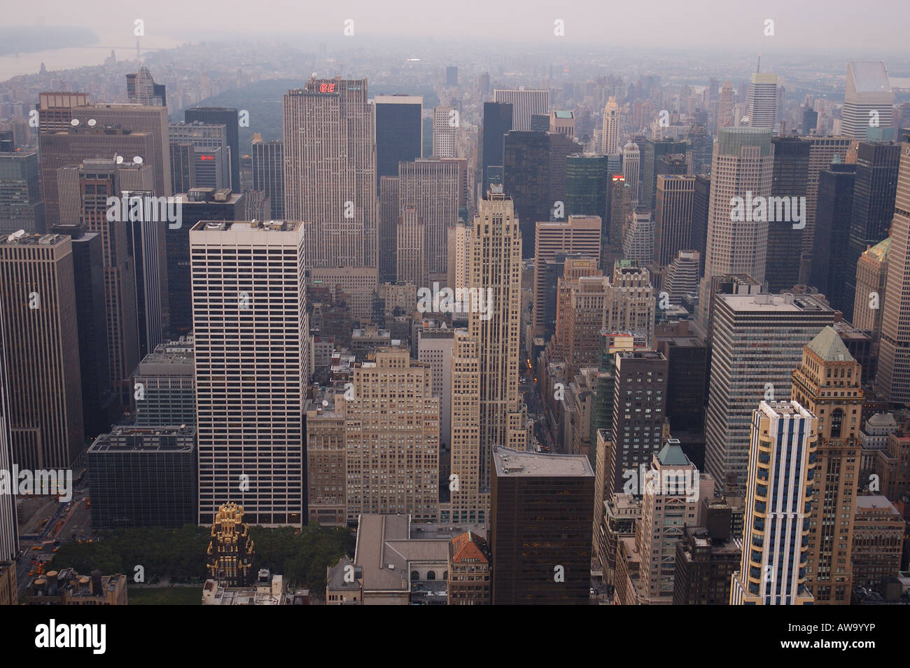 Vista di Manhattan dalla cima di Empire State Building di New York STATI UNITI D'AMERICA Foto Stock