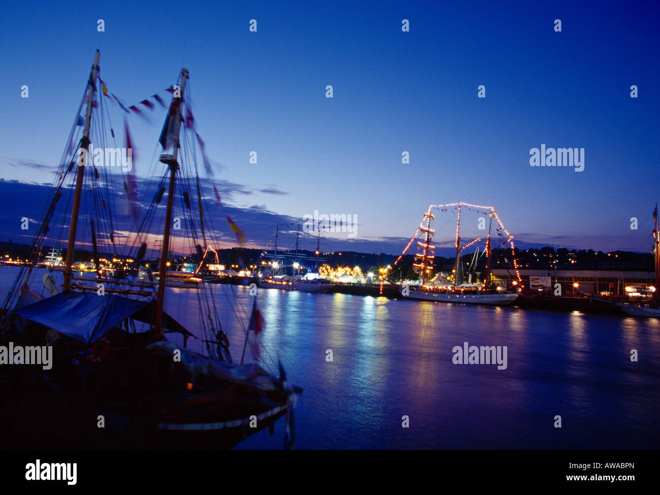 Torneo di Tall Ship a sera, Rouen Armada 2003 Francia Foto Stock