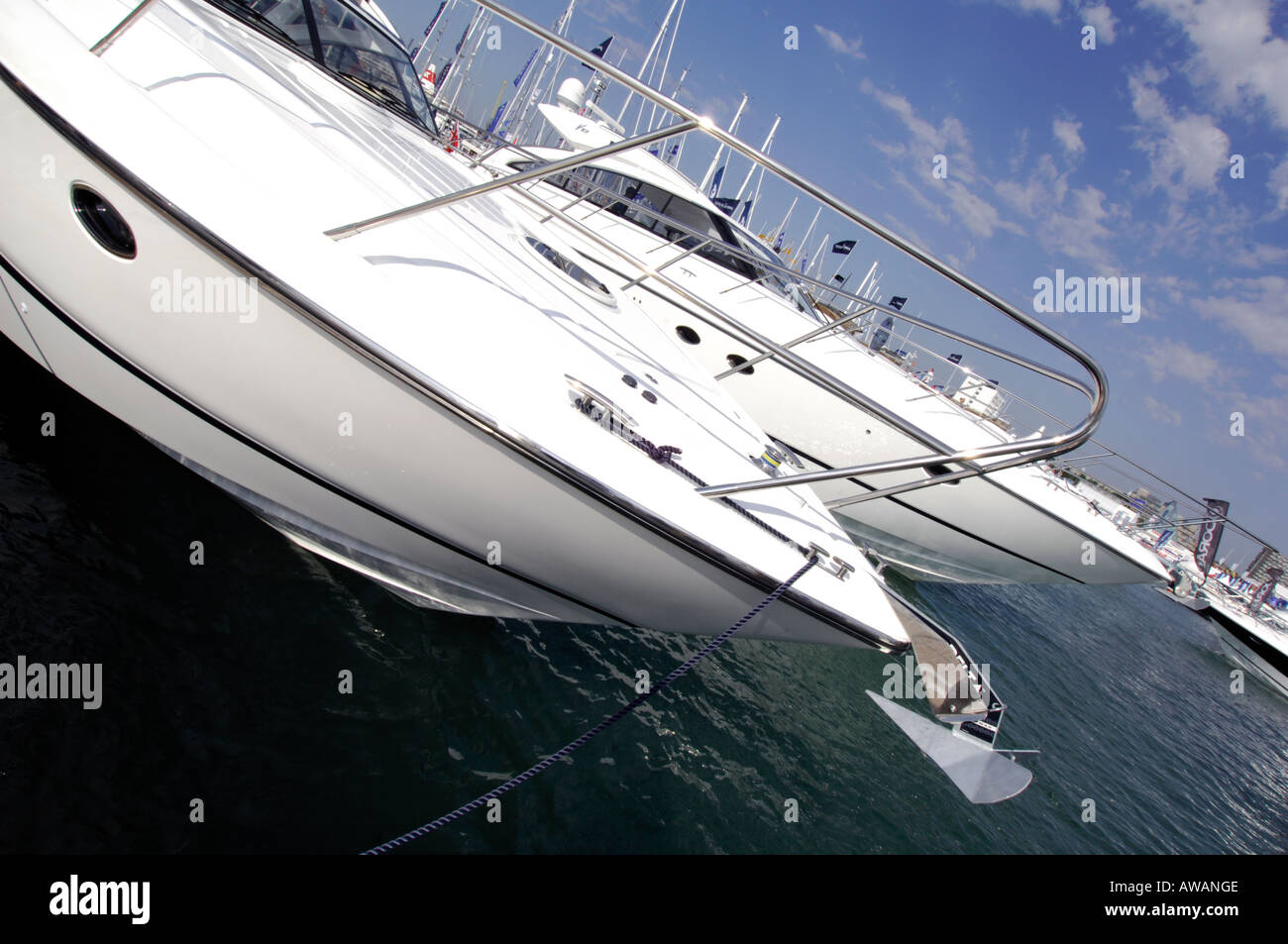 Southampton London boat show potenza motore barche e yacht marine yachting marine Foto Stock