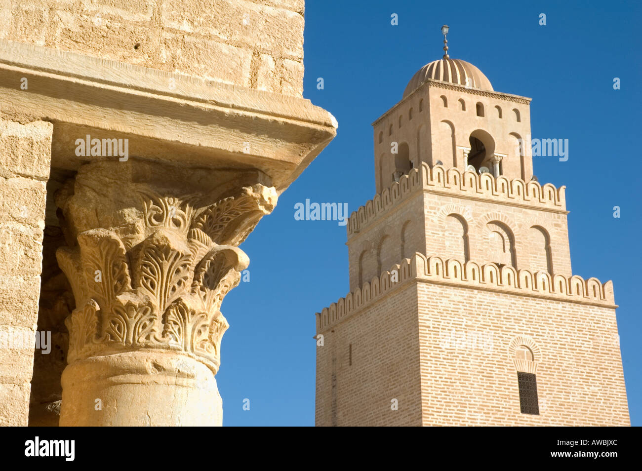 Minareto della grande moschea di Kairouan, l Islam è la quarta più sacro luogo di culto, Tunisia. Foto Stock