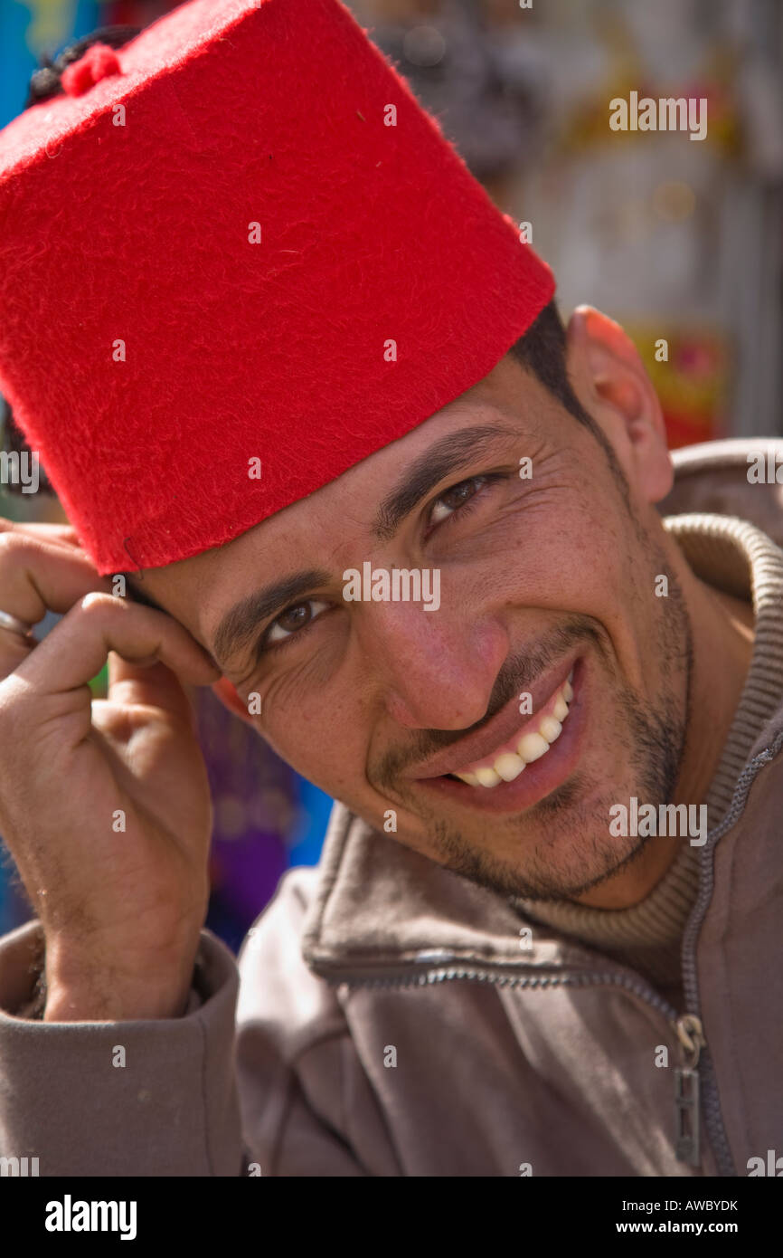 Uomo egiziano indossando un fez Foto Stock
